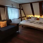 Schiefes Haus Ξενοδοχείο *