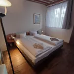 Ξενοδοχείο Schiefes Haus *