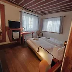 Ξενοδοχείο Schiefes Haus *