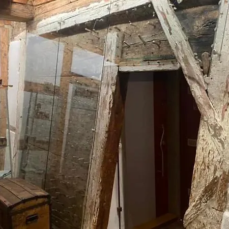 Schiefes Haus Ξενοδοχείο *