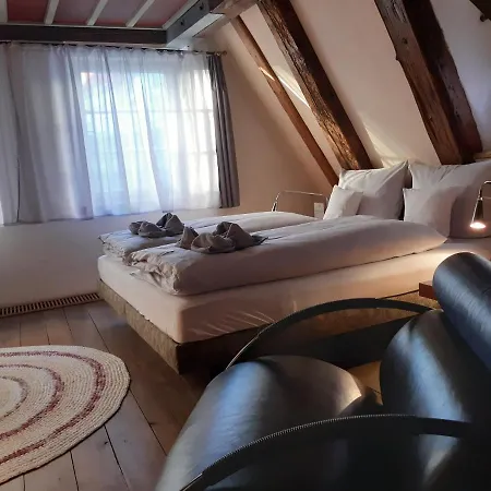 Hotel Schiefes Haus