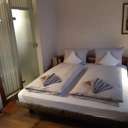 Schiefes Haus Hotel *