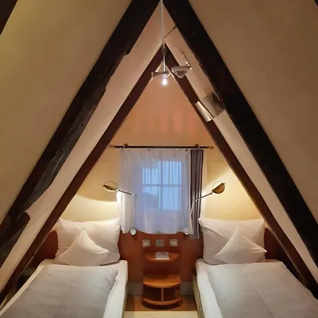 Schiefes Haus Hotel *