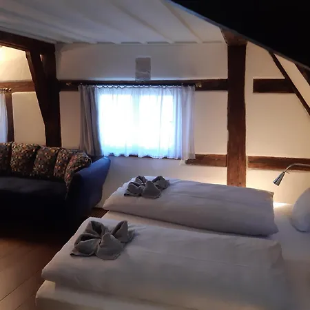 Hotel Schiefes Haus *
