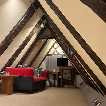 Hotel Schiefes Haus