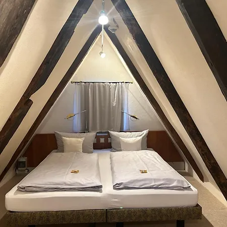 Schiefes Haus Hotel *