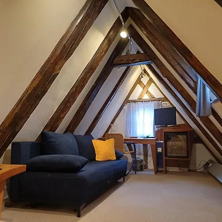 Hotel Schiefes Haus *