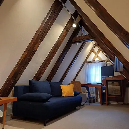 Schiefes Haus فندق *
