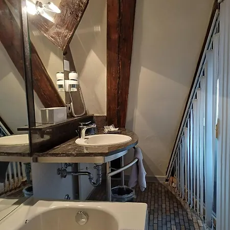 Schiefes Haus Hotel *