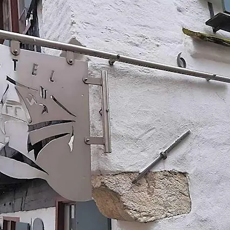Schiefes Haus *