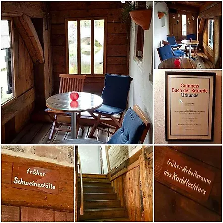Schiefes Haus