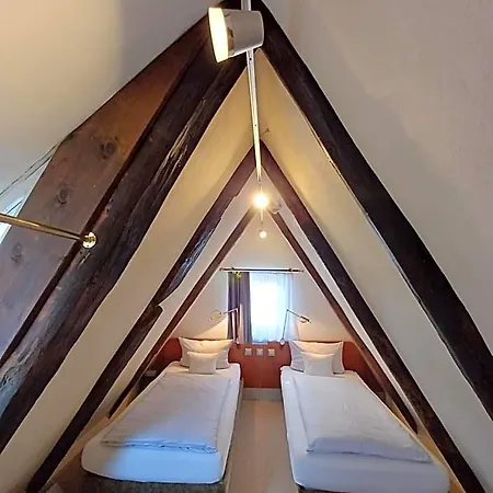Schiefes Haus *