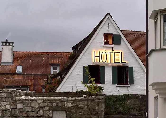 Schiefes Haus Hotel *